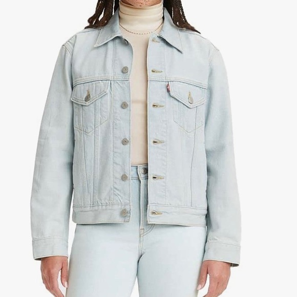 Levi's Women's Ex-Boyfriend Trucker light washed Denim Jacket XS - Picture 1 of 6